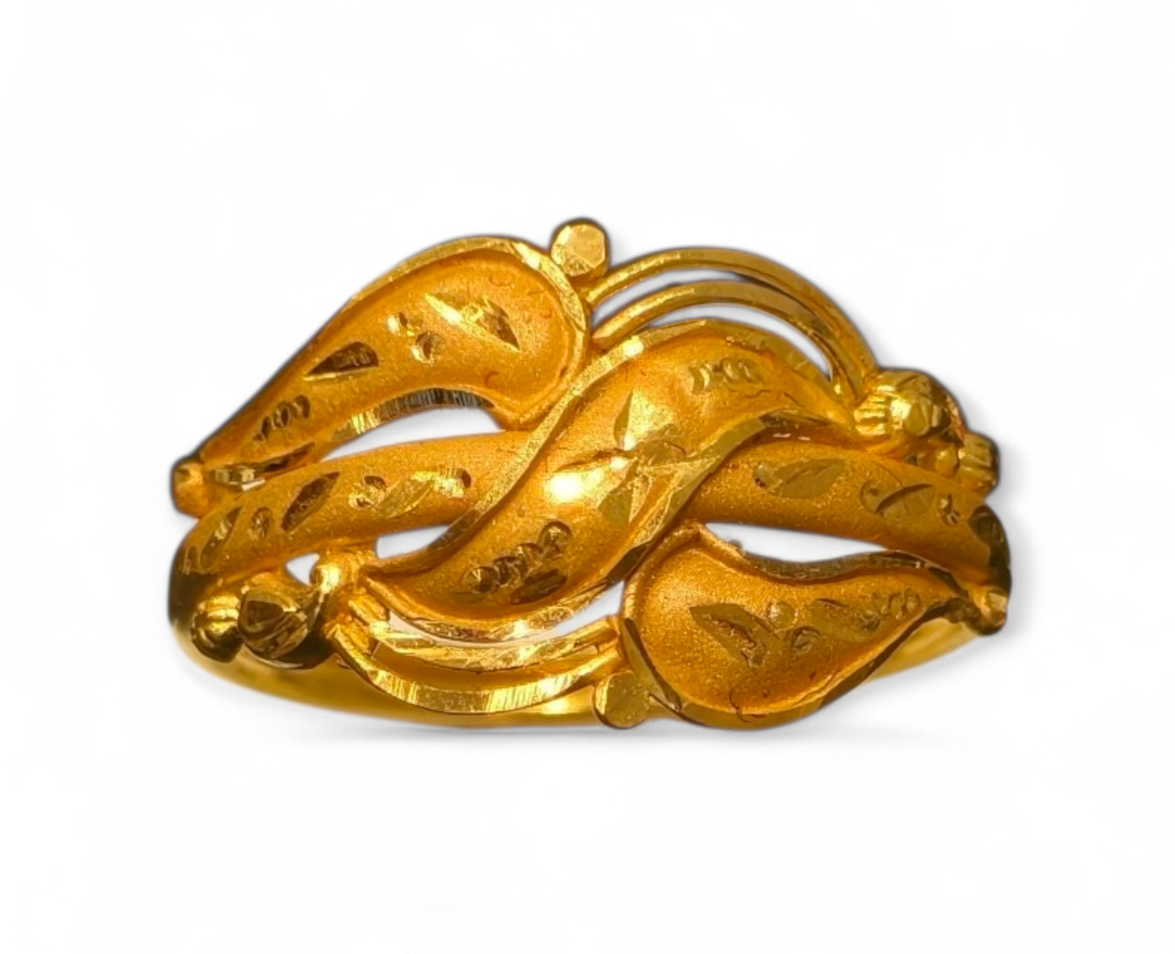 GOLD LADIES RING